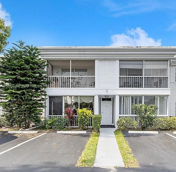 6259 Bay Club Dr #3 — Photo 1