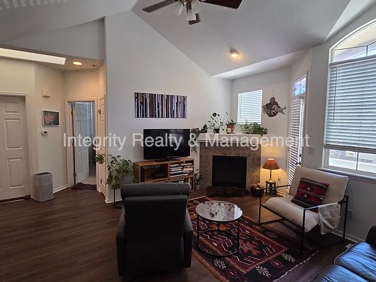1261 Carlyle Park Cir — Photo 4