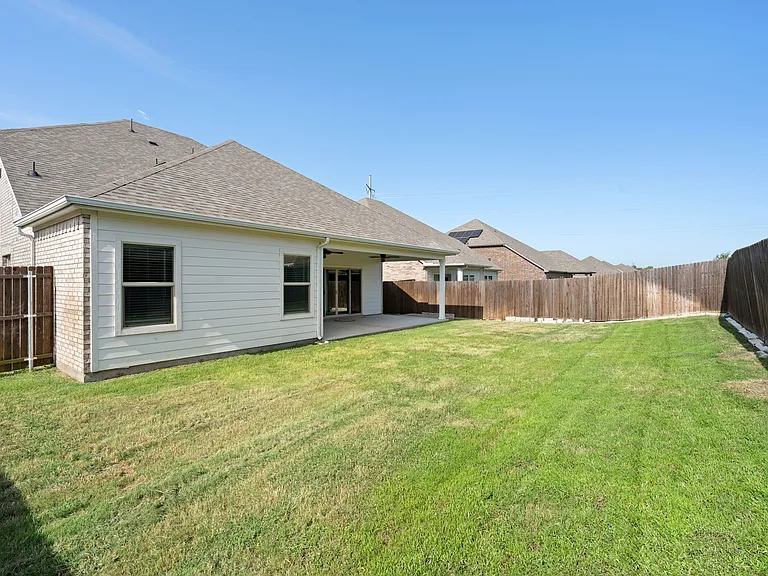 148 Lisa Ln — Photo 33