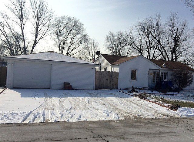 1st image of 2335 Parkrose St
