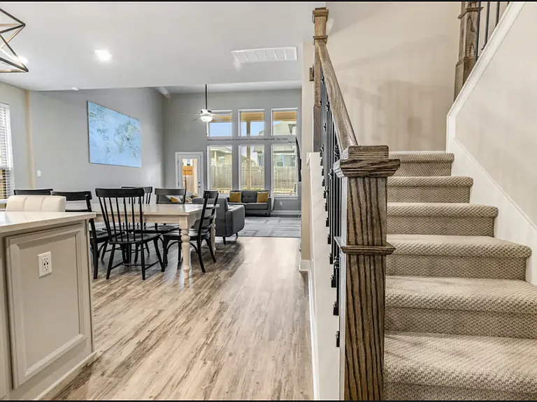 Birkshire Dr — Photo 35