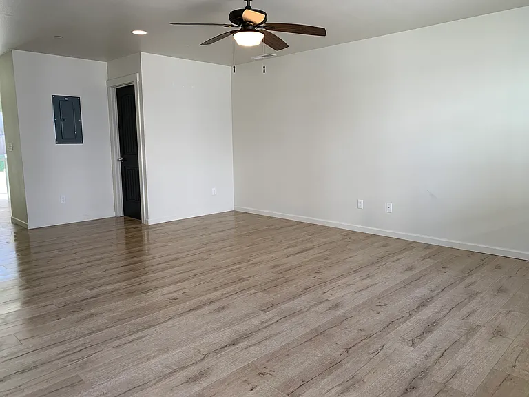 1220 S Ivy St #103 — Photo 3