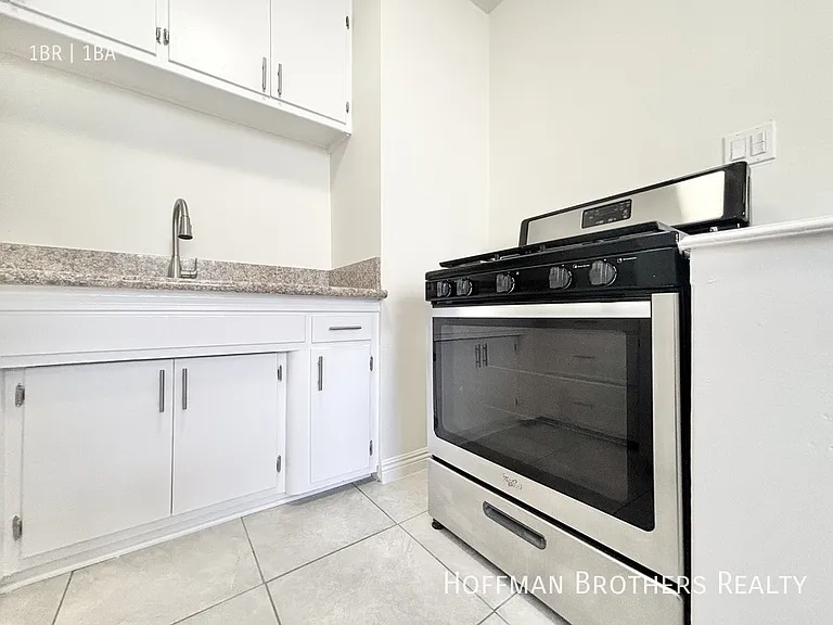 1276 S Ridgeley Dr #2 — Photo 3