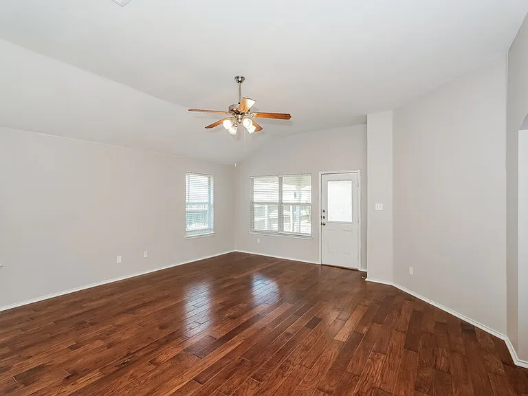 7617 Rainbow Creek Dr — Photo 4