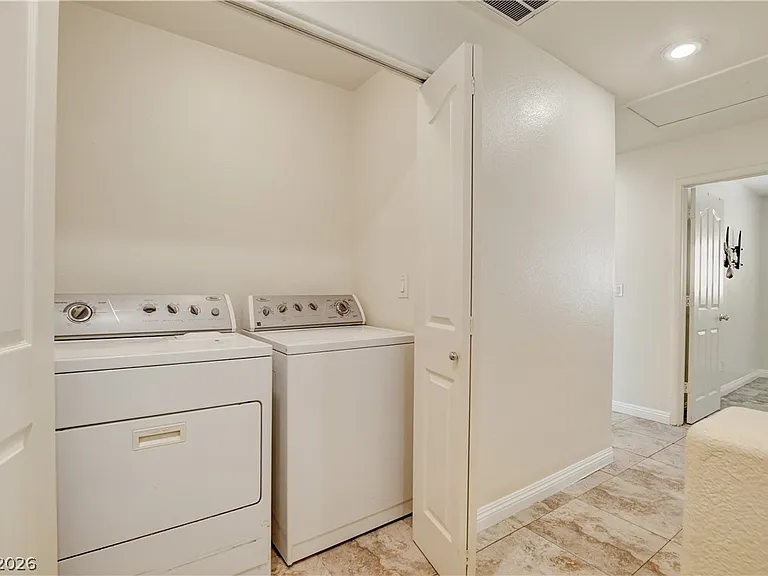 4208 Perfect Drift St — Photo 36