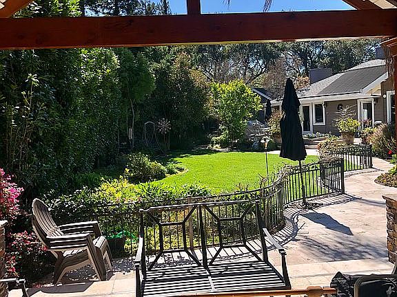 Pool house patio