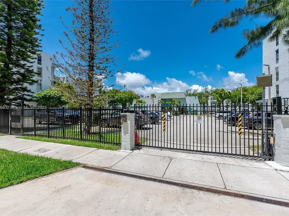17574 Atlantic Blvd APT 4-416, North Miami Beach, FL 33160