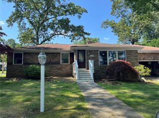 12 W Scenic View Dr, Johnston, RI 02919