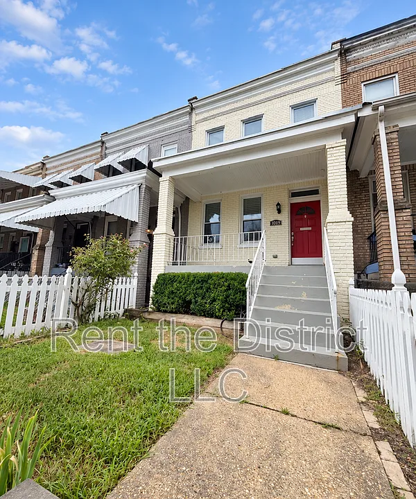 1512 Trinidad Ave NE