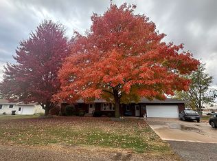 505 S 1st St, Danville, IA 52623