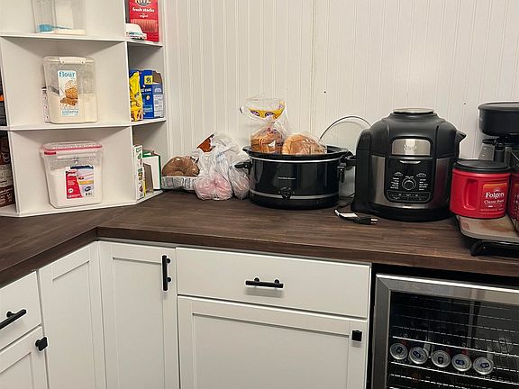 5th image of 1975 E Country Creek Rd