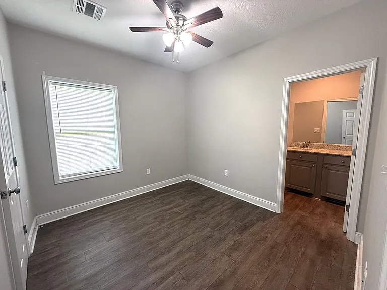 2802 Miller Ave — Photo 14