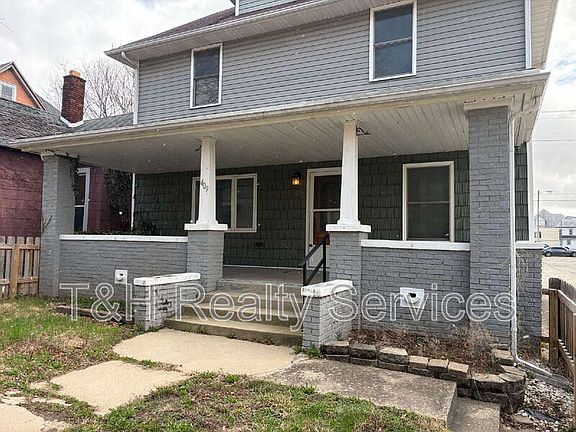 3rd image of 409 W Washington St Unit 1