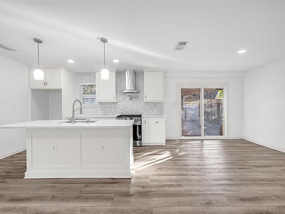 4th image of 6014 Belarbor St
