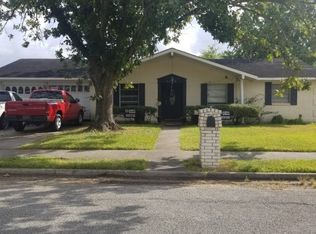 1804 Mission Dr, Victoria, TX 77901