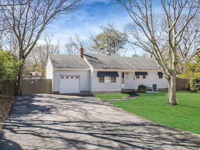 18 Lovell Road, Hampton Bays, NY, 11946