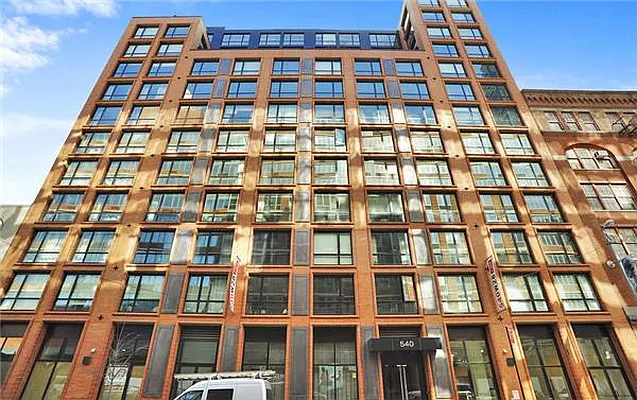 Sold by R New York | media 4