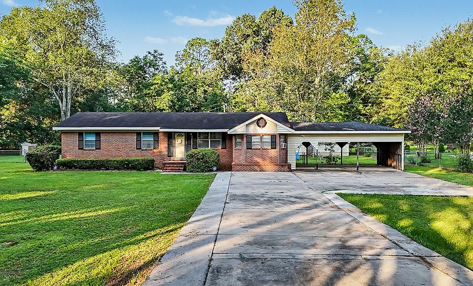 1st image of 3211 Higgins Dr