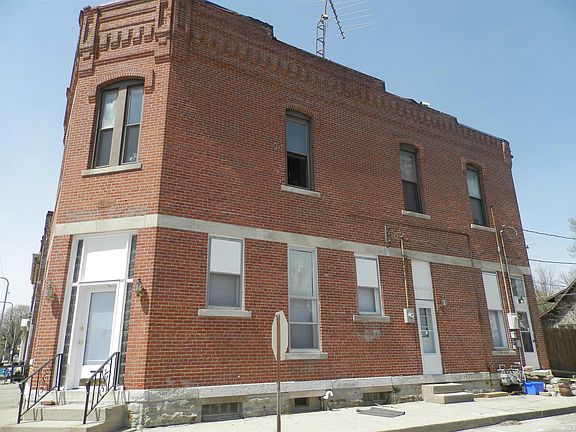 3rd image of 115 E Smith St