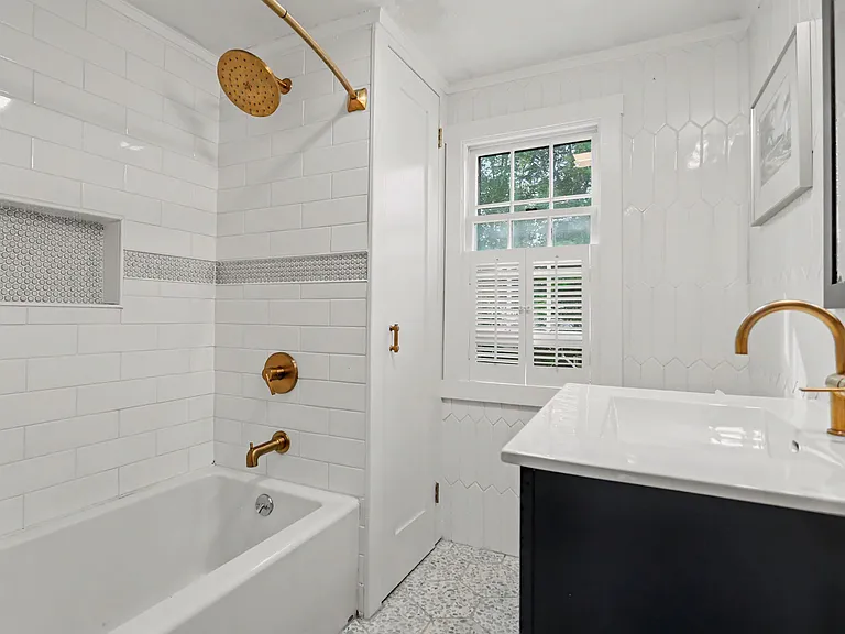 40 Oakwood Dr — Photo 13
