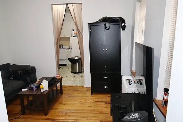 Rented by Jeffrey Mark Peckage Inc. | media 14