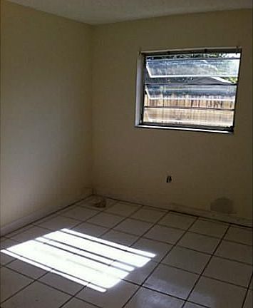 2nd image of 505 NW 11th Ave #1