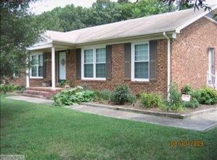 200 Alfred Dr, Jamestown, NC 27282