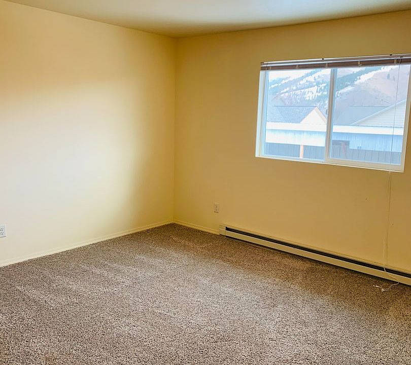 1st image of 5470 Farm Ln #12