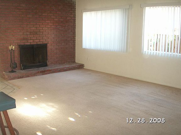 4th image of 113 Roycroft Ave APT 2