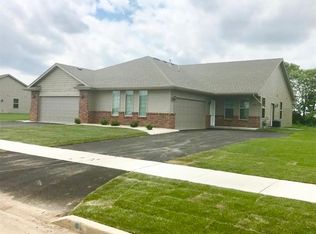 9464 Romeldale Ln, Roscoe, IL 61073