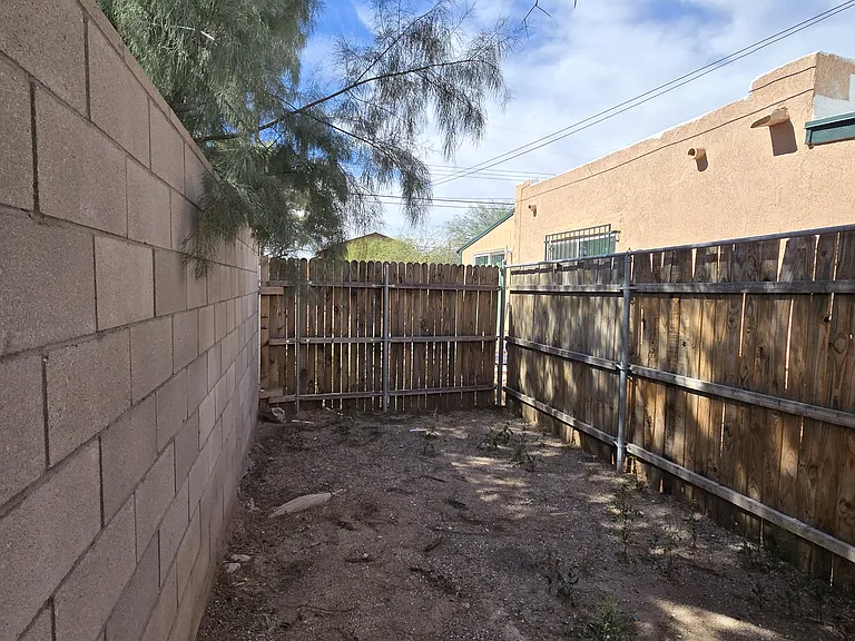 2634 N Estrella Ave #A — Photo 10