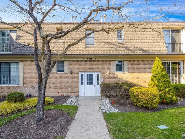 259 Collignon Way APT 3B, River Vale, NJ 07675