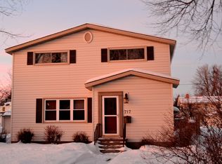 717 10th St S, Virginia, MN 55792