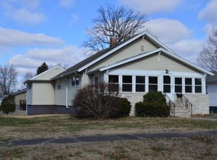 123 Maple St, Zeigler, IL 62999
