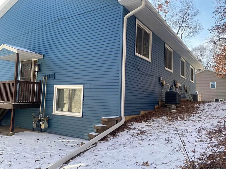 413 Butler Ave E — Photo 3