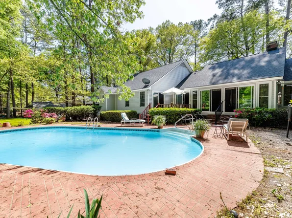 125 Wateree Dr, Santee, SC 29142