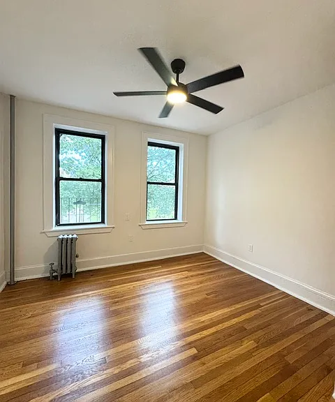 21-14 Crescent St #8 — Photo 9