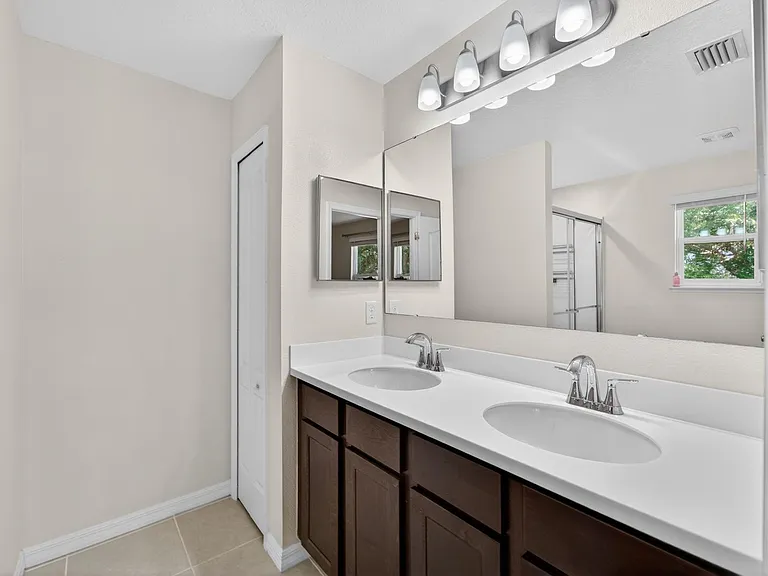 3842 Hampstead Ln — Photo 34