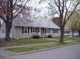 1315 Oakcrest Ct, Appleton, WI 54914