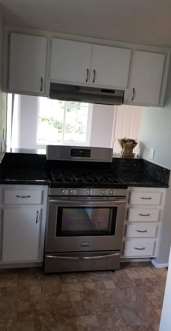 3 bed, 1088 sqft, $3,250 — Photo 2