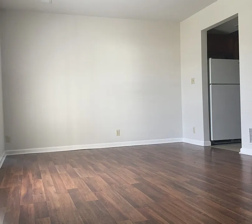415 Oldham Ave