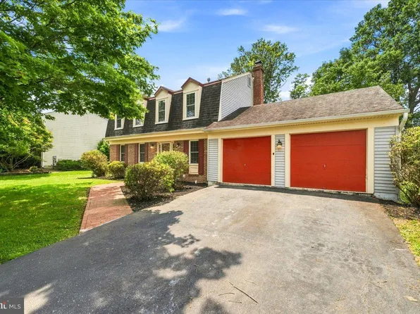 5710 Mackenzie St, Centreville, VA 20120