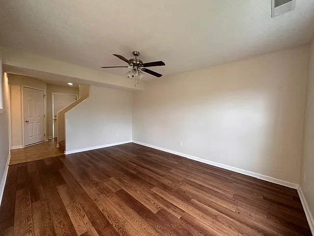 3 bed, 1175 sqft, $1,425 — Photo 3