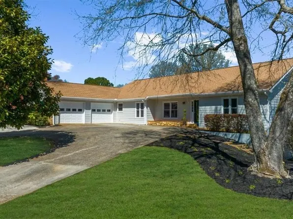 560 Saddle Creek Cir, Roswell, GA 30076