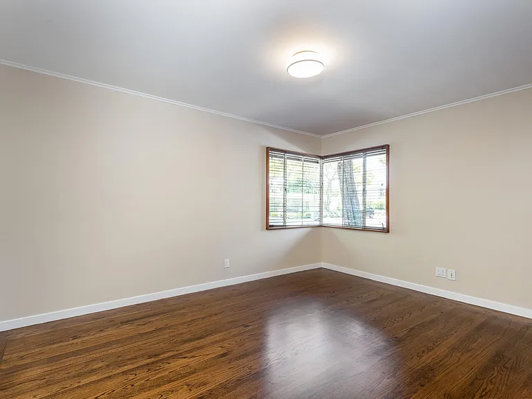 851 Seale Ave — Photo 11