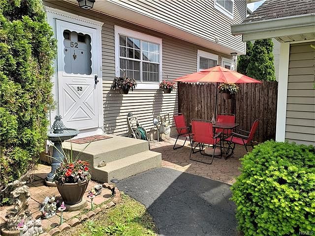 1st image of 52 Brookside Dr W