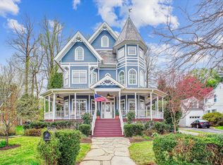 1009 Madison Ln, Falls Church, VA 22046
