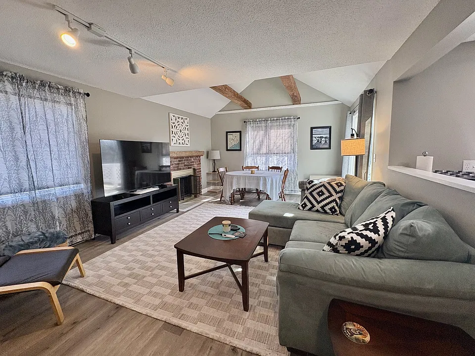 25 Lawrence St #54