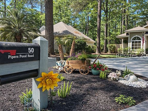 4th image of 50 Pipers Pond Rd