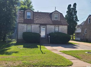 2373 N 9th St, Clinton, IA 52732